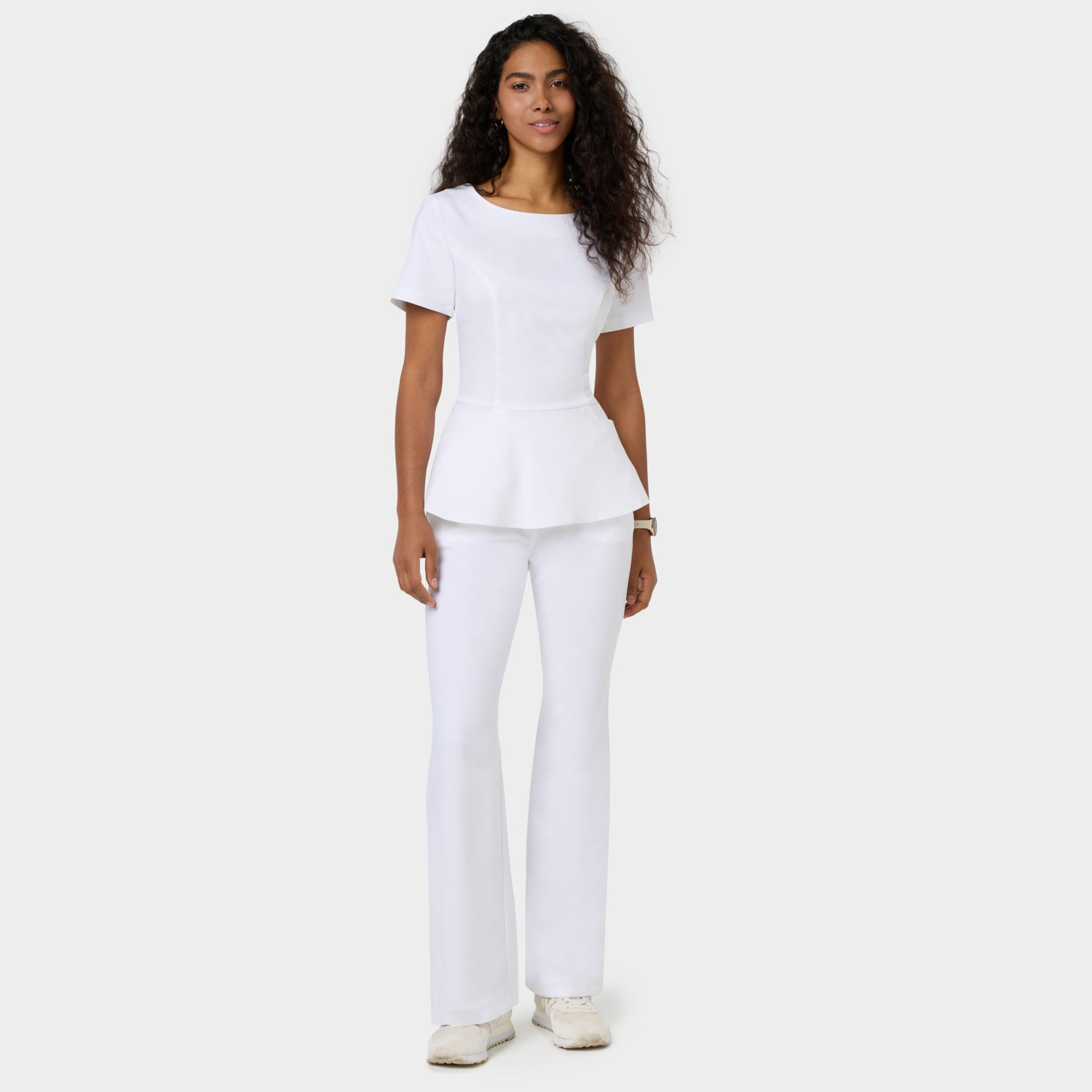 Bluza medyczna damska z baskinką KIM w kolorze White - kobieca, taliowana - Vena Uniformy