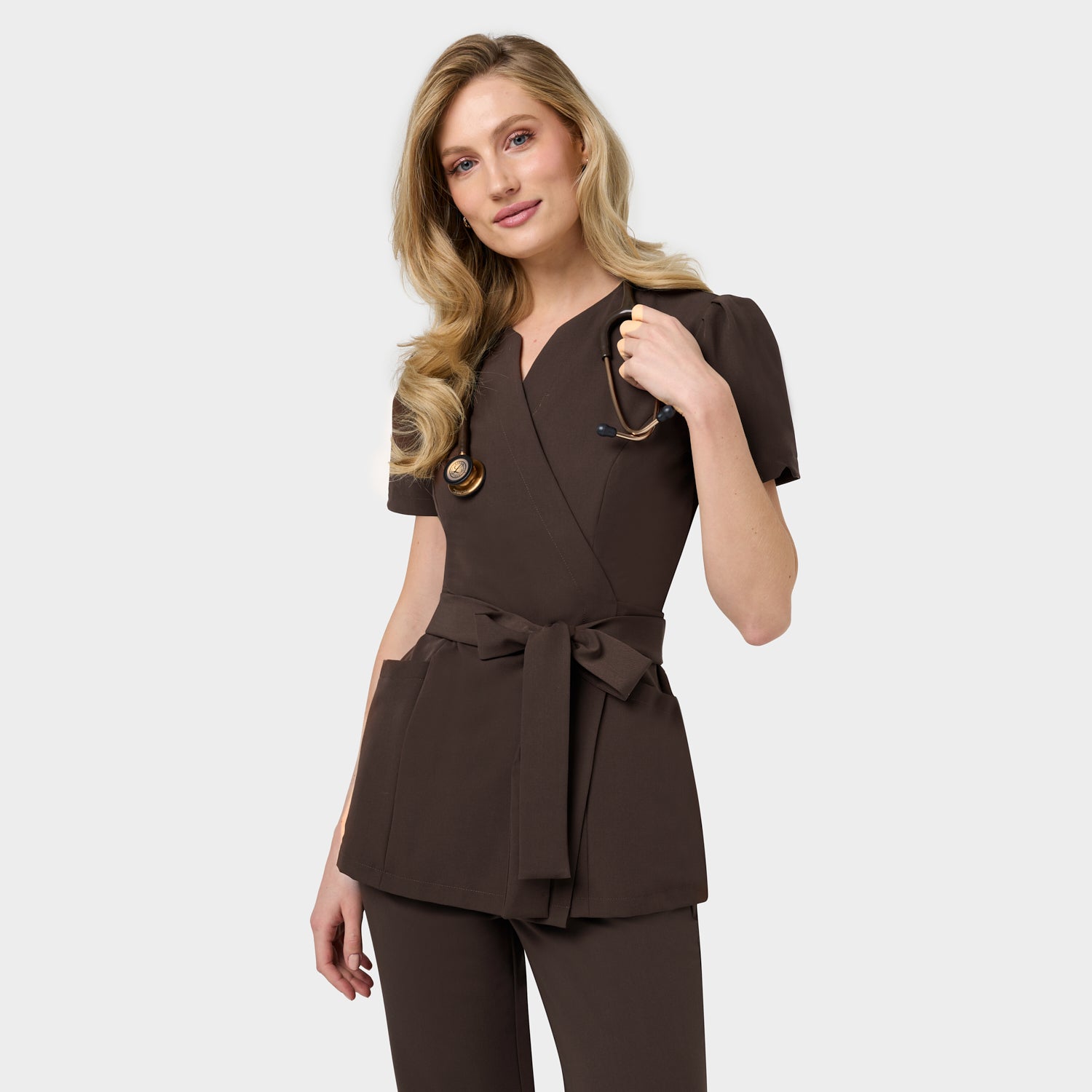 Halat scurt medical cu legătură AMELIA - DARK CHOCOLATE