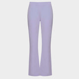 Spodnie medyczne damskie flare w kolorze Soft Lilac - dopasowane w biodrach, rozszerzane od kolana - Vena Uniformy