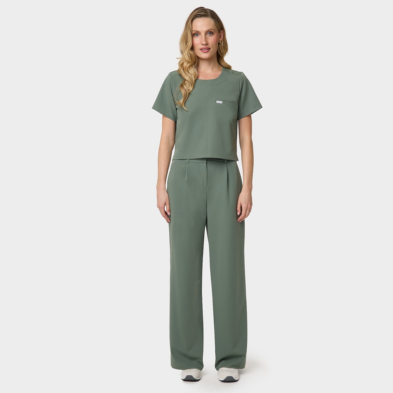Spodnie medyczne Aura Eucalyptus Green - kobiece, modne, do bluzy medycznej - Vena Uniformy